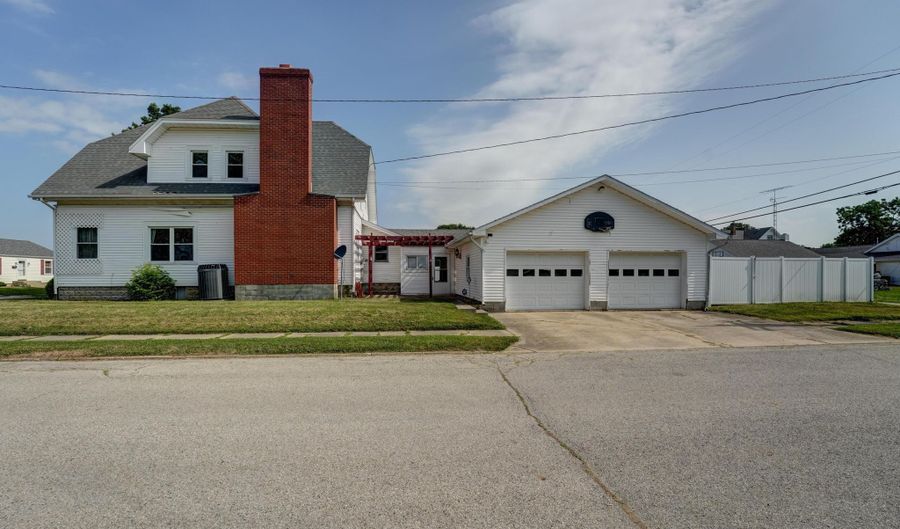 513 S High St, Arcanum, OH 45304 - 4 Beds, 2 Bath