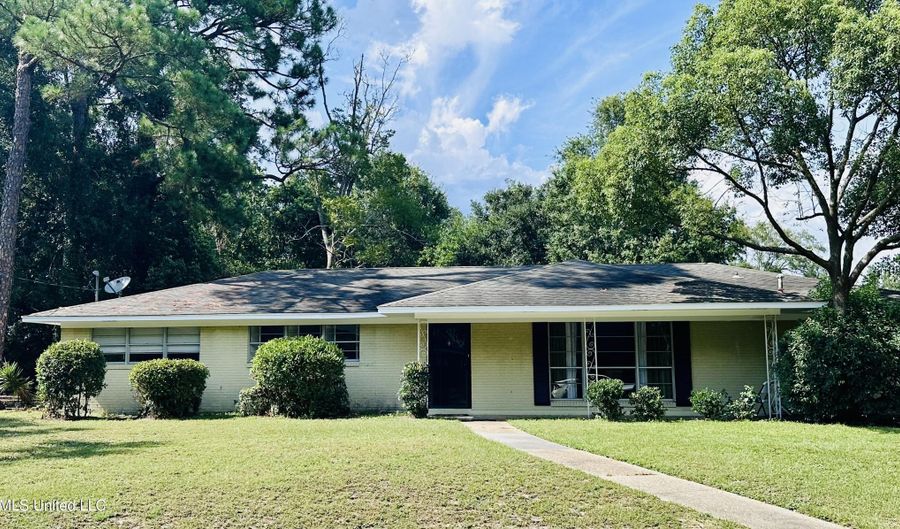 2502 Randall Dr, Biloxi, MS 39531 - 3 Beds, 2 Bath