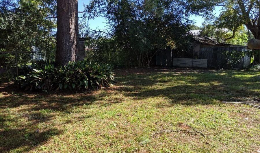 707 S Guegnon St, Abbeville, LA 70510 - 3 Beds, 1 Bath