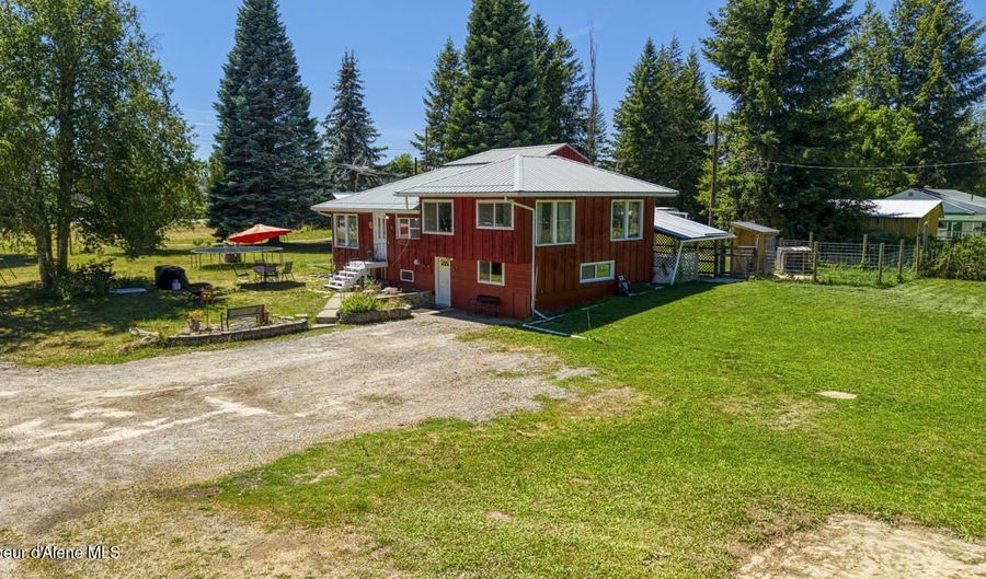 65085 Highway 2, Bonners Ferry, ID 83805 - 5 Beds, 2 Bath