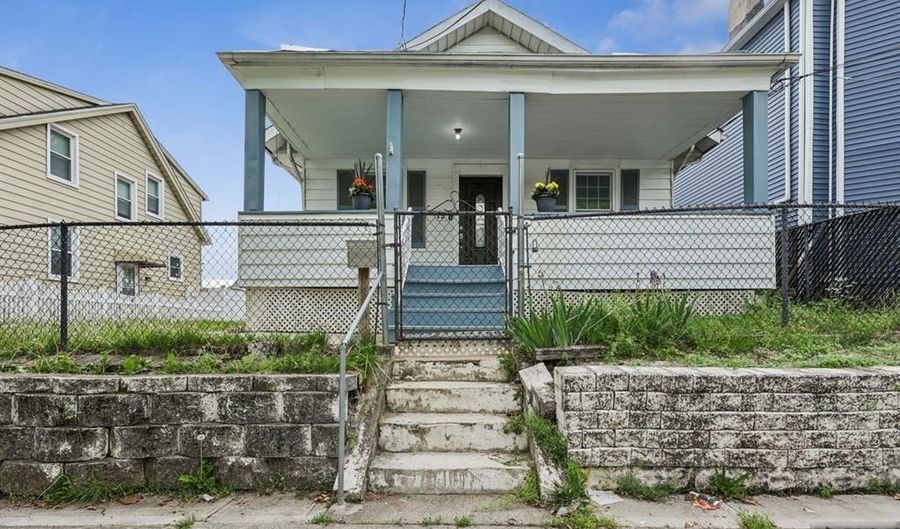 19 Hornblower Ave, Belleville, NJ 07109 - 2 Beds, 1 Bath