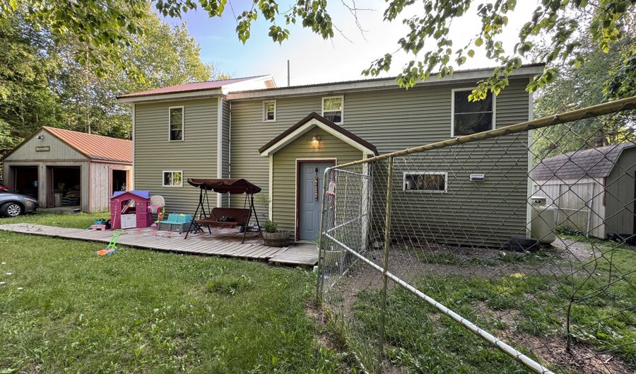 20 Moosehorn Rd, Abbot, ME 04406 - 3 Beds, 2 Bath