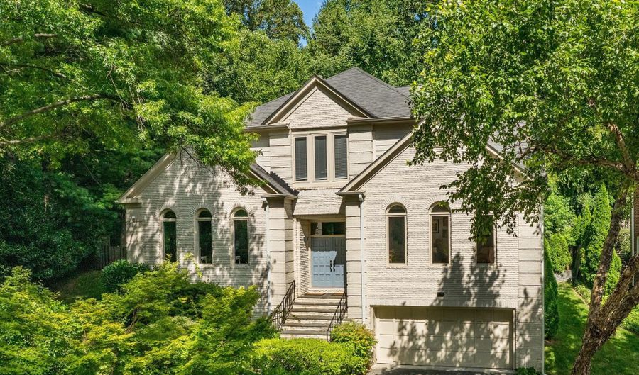 6700 LANDON Ln, Bethesda, MD 20817 - 5 Beds, 5 Bath