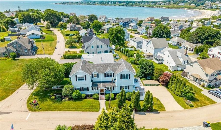 33 Withington Rd, Narragansett, RI 02882 - 3 Beds, 4 Bath