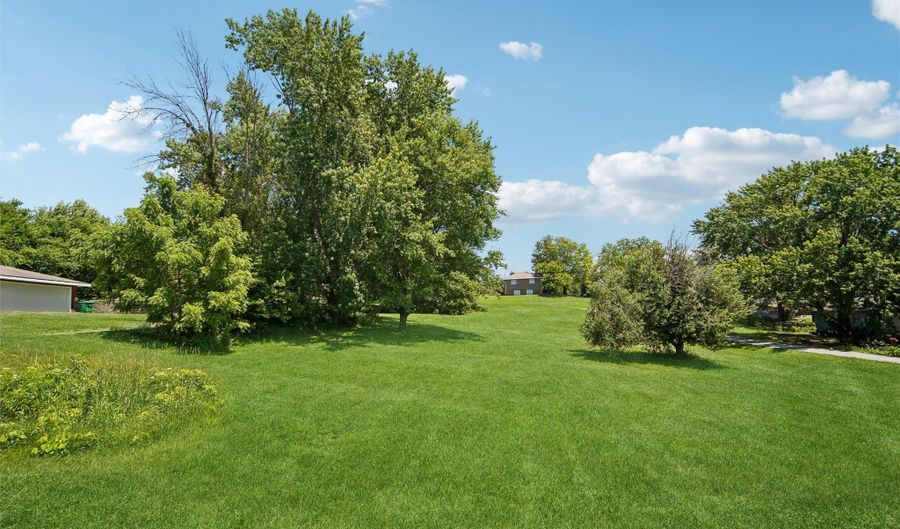 7067 NW 28th St, Ankeny, IA 50023 - 3 Beds, 2 Bath
