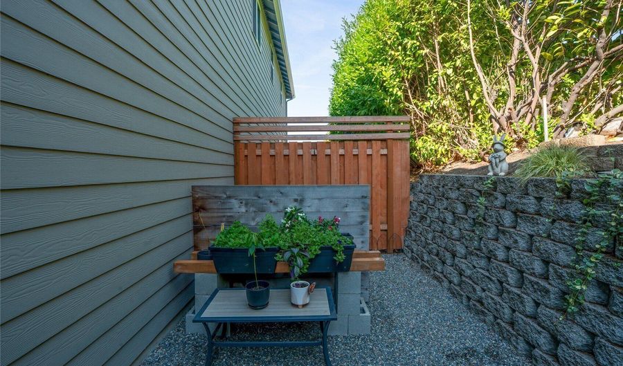 1012 High Ave, Bremerton, WA 98337 - 3 Beds, 2 Bath