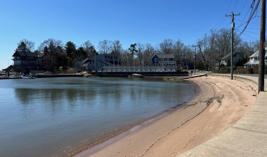 245 Alps Rd, Branford, CT 06405 - 2 Beds, 1 Bath