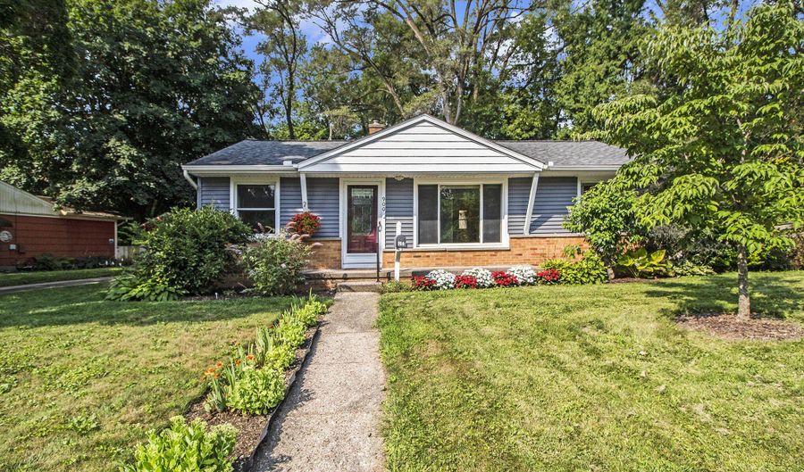 900 Barton Dr, Ann Arbor, MI 48105 - 3 Beds, 1 Bath