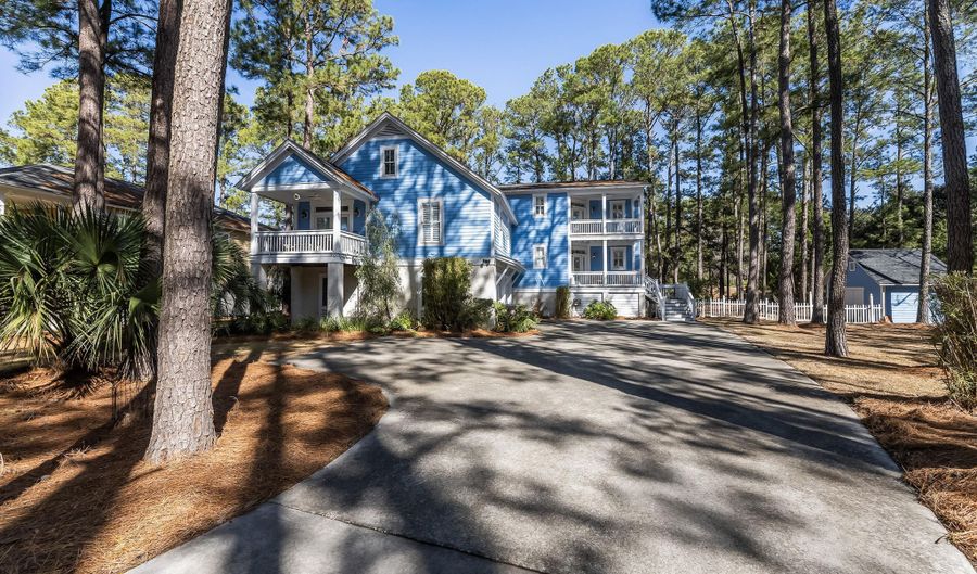 39 Downing Dr, Beaufort, SC 29907 - 4 Beds, 3 Bath