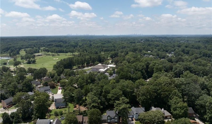 994 Coach House Dr, Tucker, GA 30084 - 4 Beds, 3 Bath