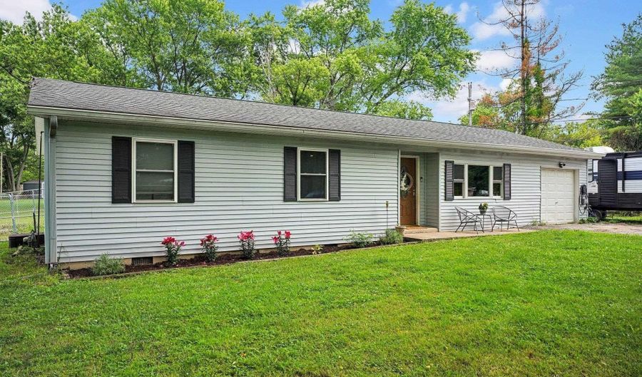 1051 Trinton Cir, Bedford, IN 47421 - 4 Beds, 2 Bath