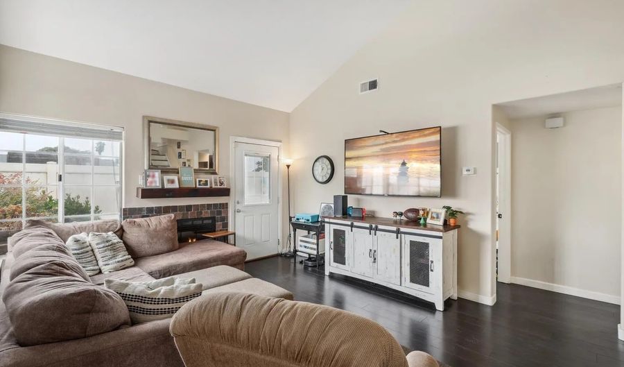 344 Riverview Way, Oceanside, CA 92057 - 2 Beds, 2 Bath