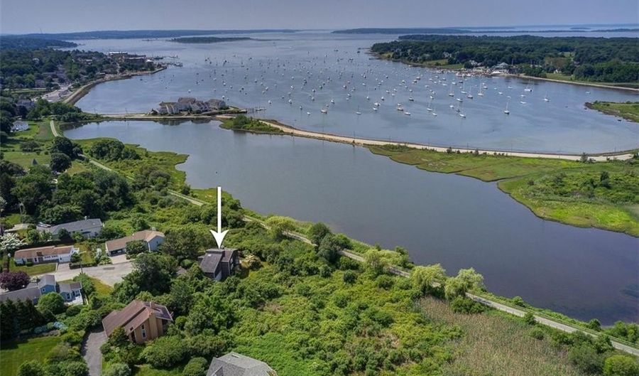 25 Fort Hill Rd, Bristol, RI 02809 - 4 Beds, 3 Bath
