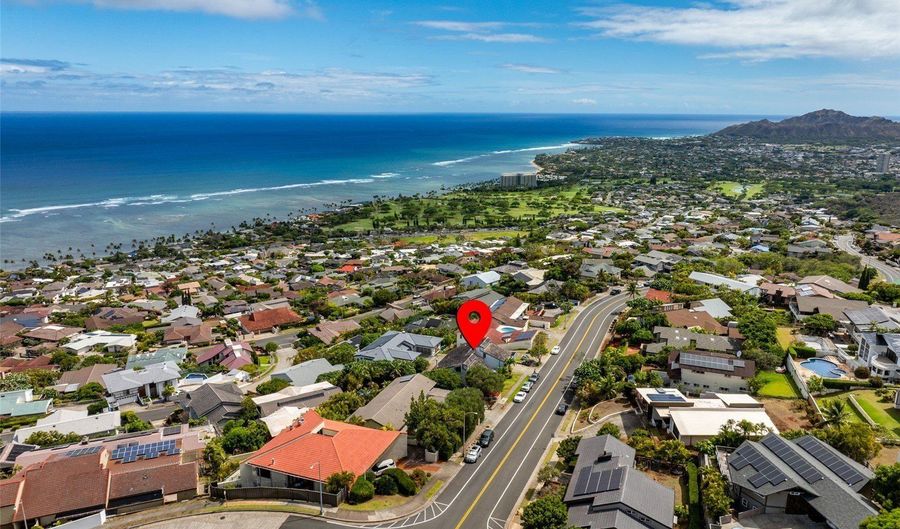 1789 Laukahi St, Honolulu, HI 96821 - 5 Beds, 5 Bath