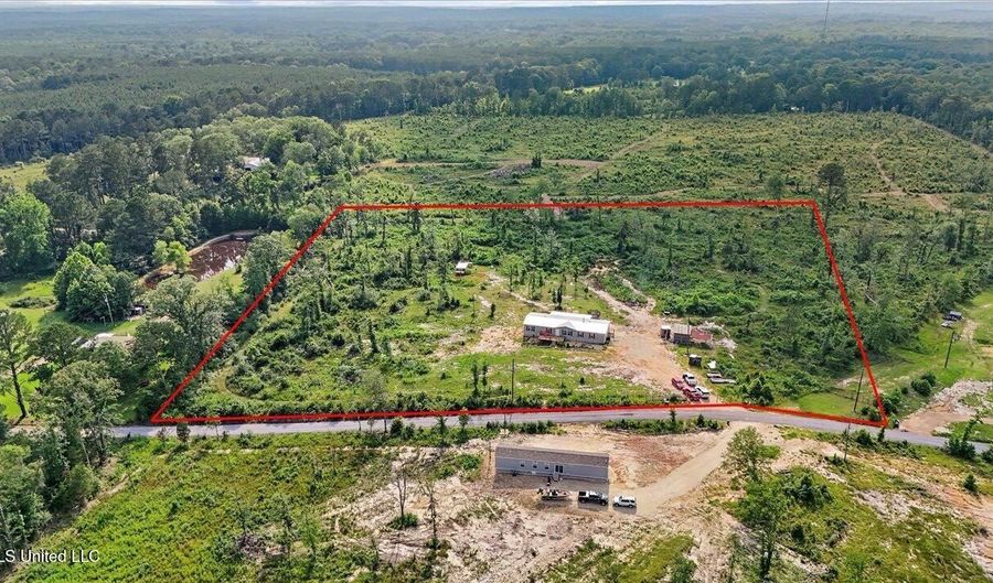 135 Sawmill Rd, Braxton, MS 39044 - 4 Beds, 3 Bath