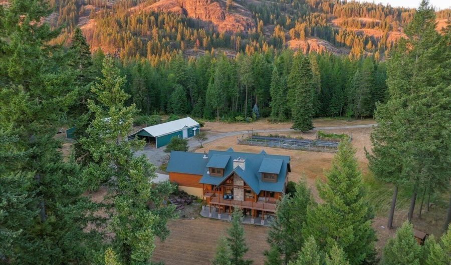 58250 Hwy 200, Clark Fork, ID 83811 - 6 Beds, 4 Bath