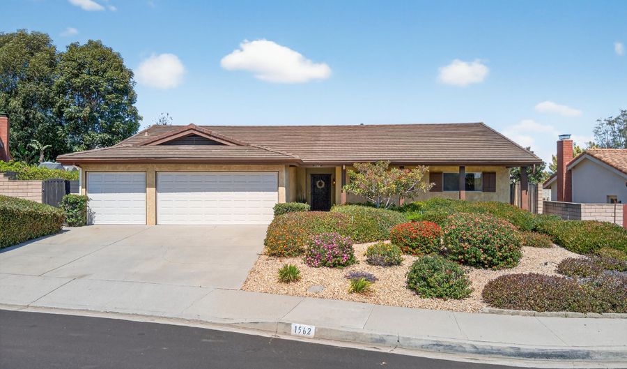 1562 Avenida Del Manzano, Camarillo, CA 93010 - 4 Beds, 2 Bath