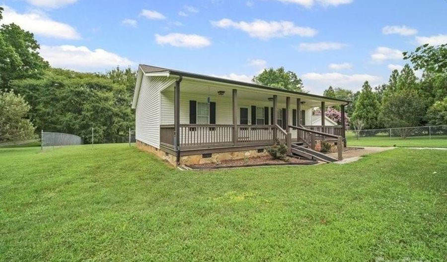 38009 Porter Rd, Albemarle, NC 28001 - 3 Beds, 2 Bath