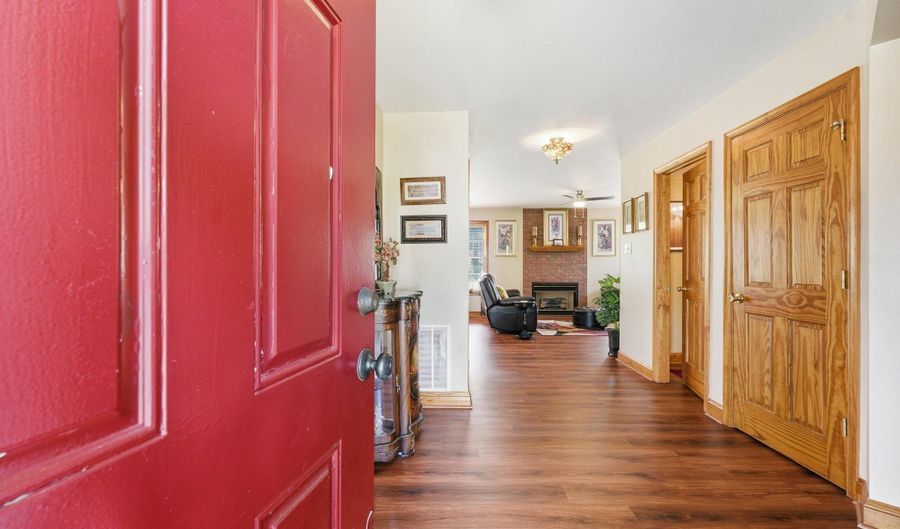 11 THOMPSON Ct, Boonsboro, MD 21713 - 4 Beds, 3 Bath
