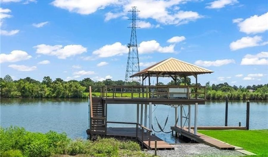 101 FIELD St, Belle Chasse, LA 70037 - 4 Beds, 4 Bath