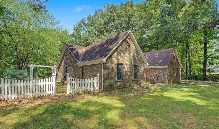 4703 OAK Rd, Bartlett, TN 38002 - 3 Beds, 2 Bath