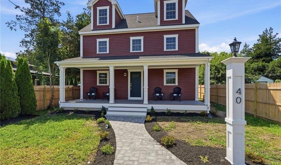 40 Congregational St, Bristol, RI 02809 - 5 Beds, 4 Bath