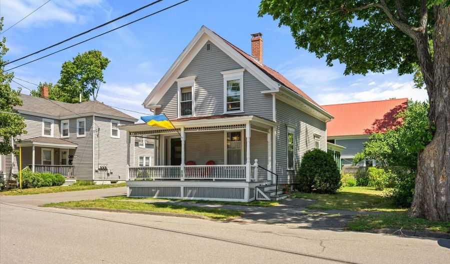 89 Parkview Ave, Bangor, ME 04401 - 3 Beds, 2 Bath