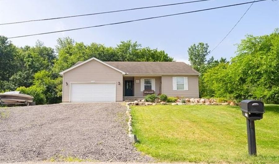 16166 Whitehead Dr, Argentine, MI 48451 - 3 Beds, 3 Bath