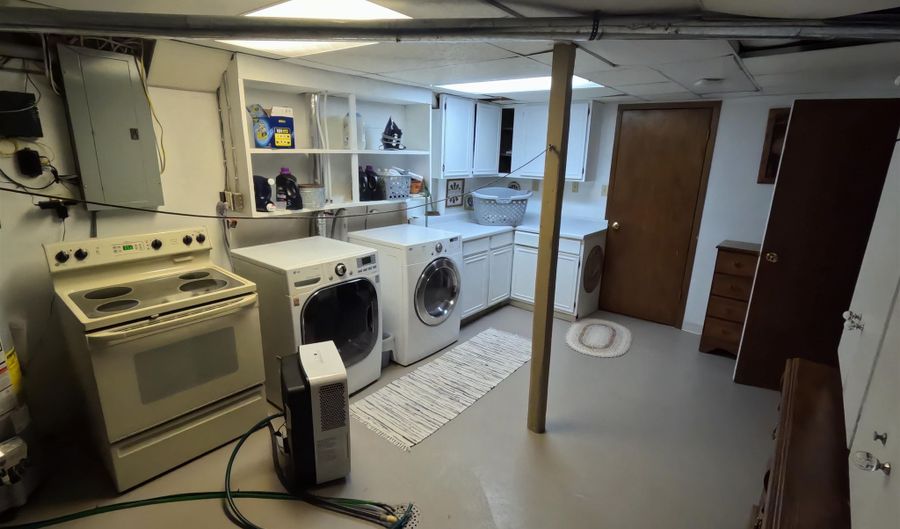11724 K18 N, Akron, IA 51001 - 4 Beds, 2 Bath