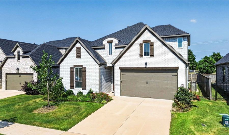 5101 SW Bedford Rd, Bentonville, AR 72713 - 4 Beds, 3 Bath