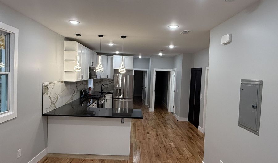 92 E 25TH St 1, Bayonne, NJ 07002 - 4 Beds, 2 Bath