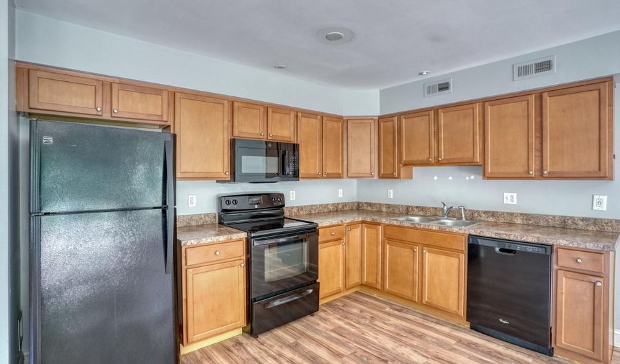 203 HAMILTON St, Delaware City, DE 19706 - 3 Beds, 2 Bath