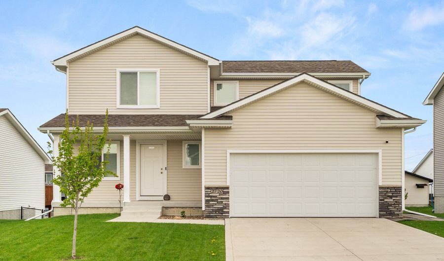2720 21st St SW, Altoona, IA 50009 - 3 Beds, 3 Bath