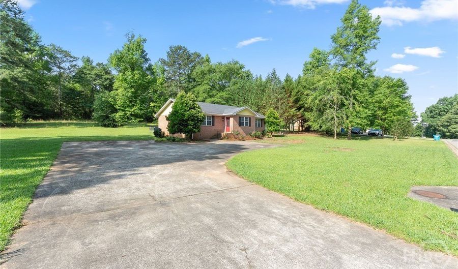 175 Big Oak Cir, Athens, GA 30605 - 4 Beds, 4 Bath