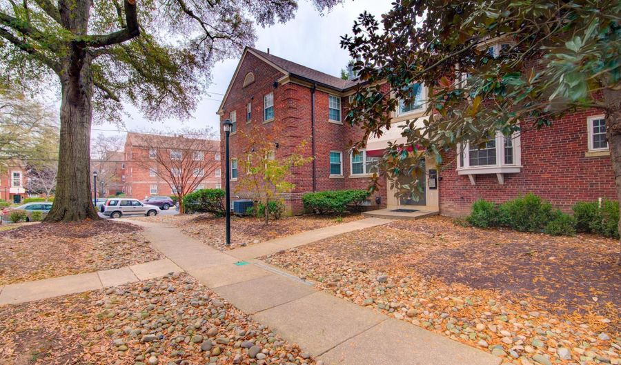 2100 N SCOTT St 101, Arlington, VA 22209 - 2 Beds, 1 Bath
