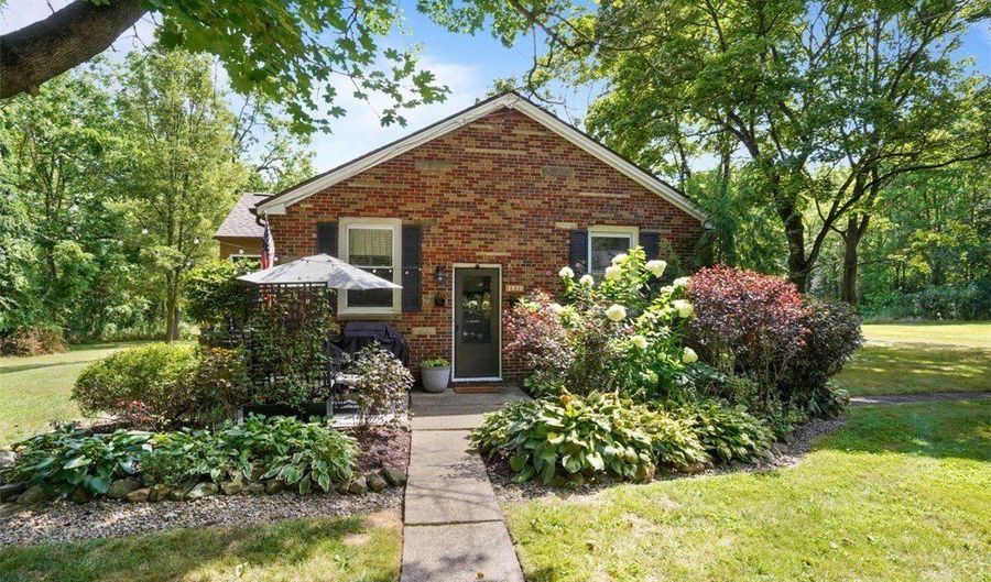 3539 Potts Dr, Akron, OH 44203 - 3 Beds, 2 Bath