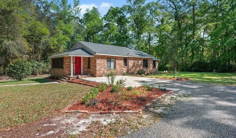 5311 Old River Rd, Baker, FL 32531 - 2 Beds, 1 Bath