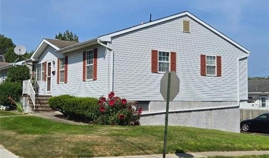 1044 Thayer Ave, Avenel, NJ 07001 - 3 Beds, 2 Bath