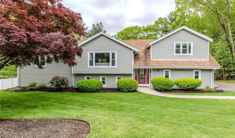 3 Blue Spruce Dr, Coventry, RI 02816 - 3 Beds, 3 Bath