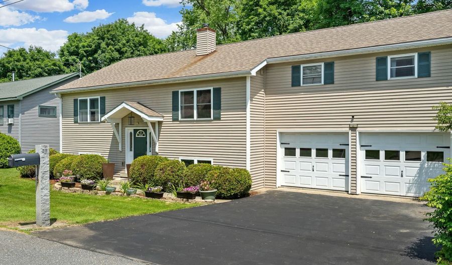 13 Queen St, Barre, VT 05641 - 3 Beds, 3 Bath