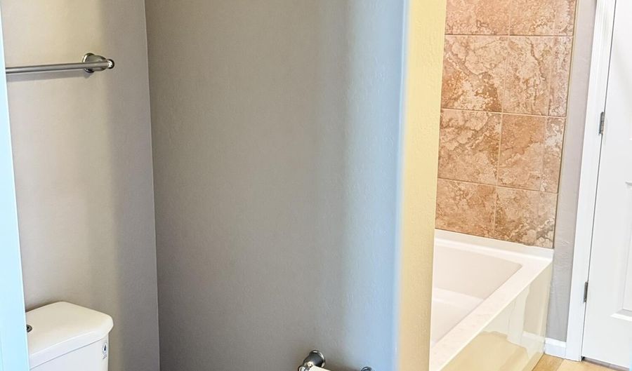 3253 S Miller Dr, Chandler, AZ 85286 - 5 Beds, 3 Bath