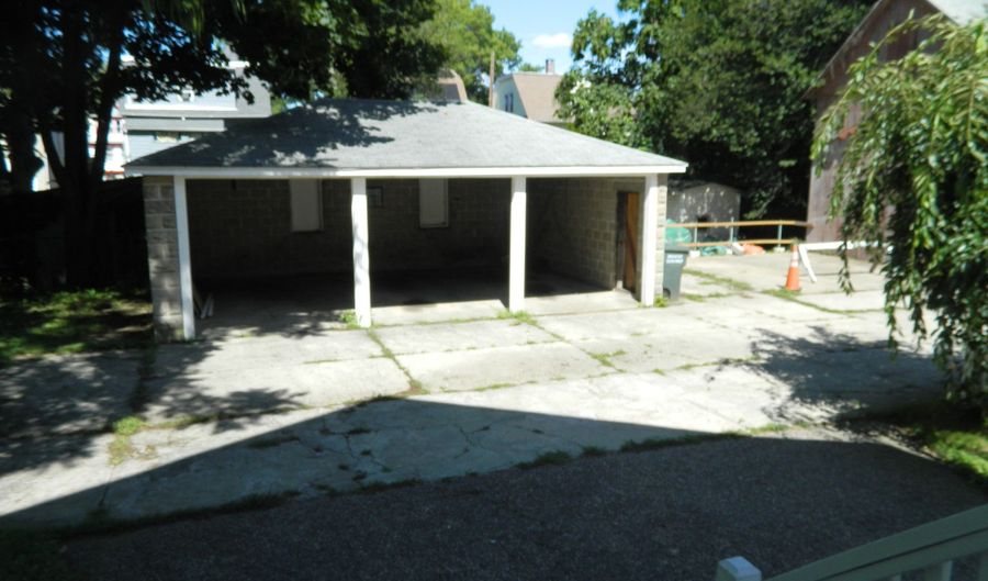 188 Pacific St 1st floor, Bridgeport, CT 06604 - 2 Beds, 1 Bath