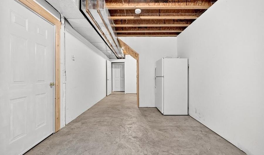 577 Schluersburg Rd, Augusta, MO 63332 - 4 Beds, 3 Bath