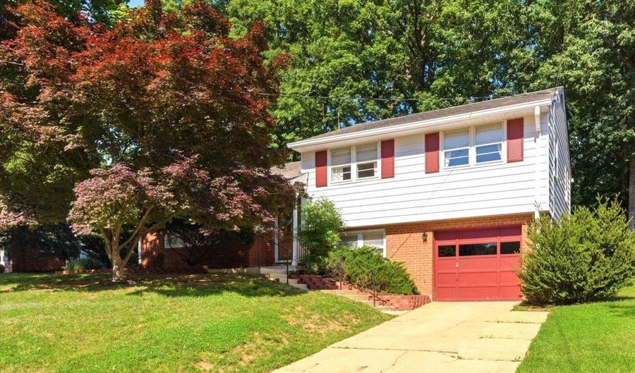 4703 EXETER St, Annandale, VA 22003 - 3 Beds, 2 Bath