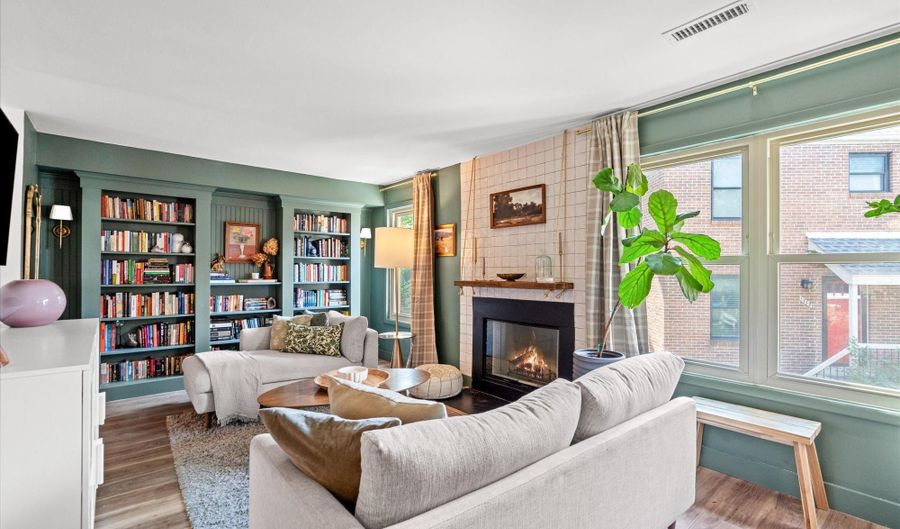 1637 KENWOOD Ave, Alexandria, VA 22302 - 3 Beds, 3 Bath