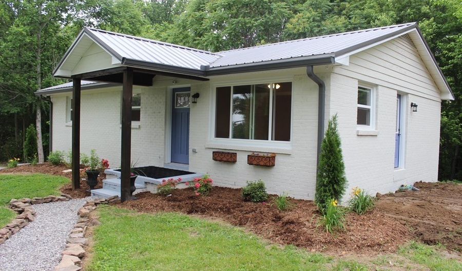 762 Austin Bottom Rd, Baxter, TN 38544 - 3 Beds, 2 Bath