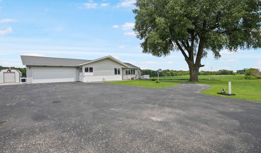 16707 Hwy 57, Aplington, IA 50604 - 3 Beds, 2 Bath