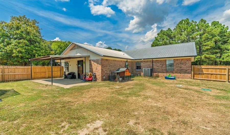 395 County Road 2450, Sulphur Springs, TX 75482 - 3 Beds, 2 Bath