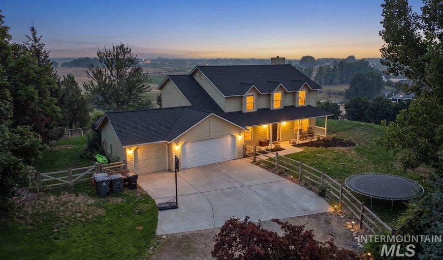 24440 Kenridge Rd, Caldwell, ID 83607 - 4 Beds, 3 Bath