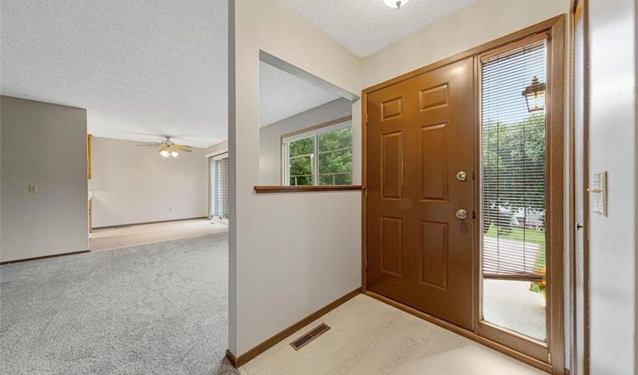 5214 148th St W, Apple Valley, MN 55124 - 2 Beds, 1 Bath